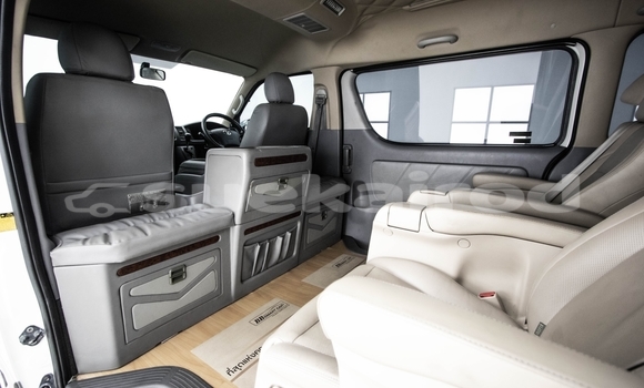Buy Used Toyota Ventury White Car in Bangkok in Bangkok Buy Used Toyota Ventury White Car in Bangkok in Bangkok