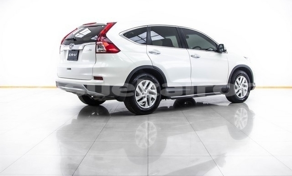 Buy Used Honda CR-V White Car in Bangkok in Bangkok Buy Used Honda CR-V White Car in Bangkok in Bangkok