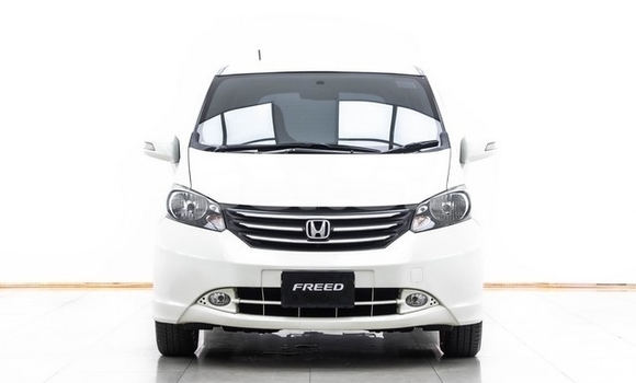 Buy Used Honda Freed White Car in Bangkok in Bangkok Buy Used Honda Freed White Car in Bangkok in Bangkok