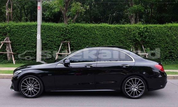 ซื้อ รถมือสอง Mercedes-Benz C-Classe สีดำ รถยนต์ ใน %{เมือง} ใน กรุงเทพมหานคร