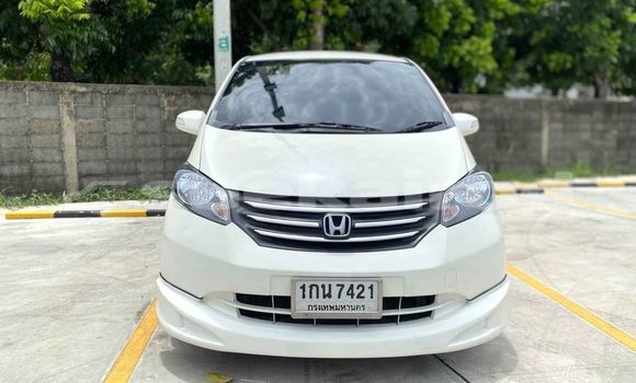 ซื้อ รถมือสอง Honda Freed ขาว รถยนต์ ใน %{เมือง} ใน กรุงเทพมหานคร