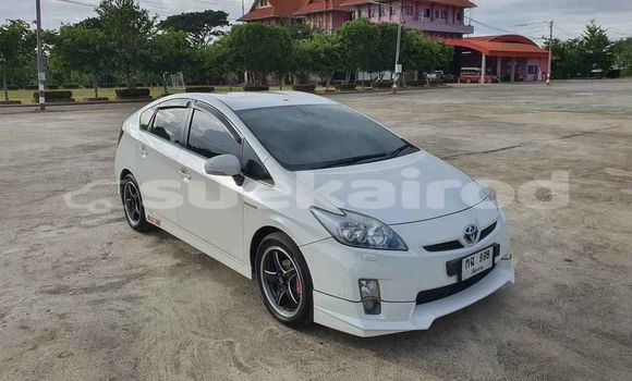 ซื้อ รถมือสอง Toyota Prius ขาว รถยนต์ ใน %{เมือง} ใน กรุงเทพมหานคร