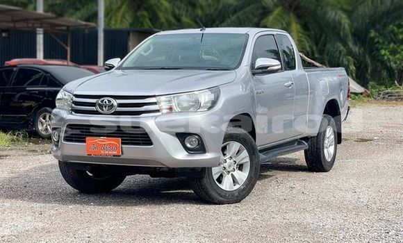 ซื้อ รถมือสอง Toyota Hiluxe Revo เงิน รถยนต์ ใน %{เมือง} ใน สุราษฎร์ธานี