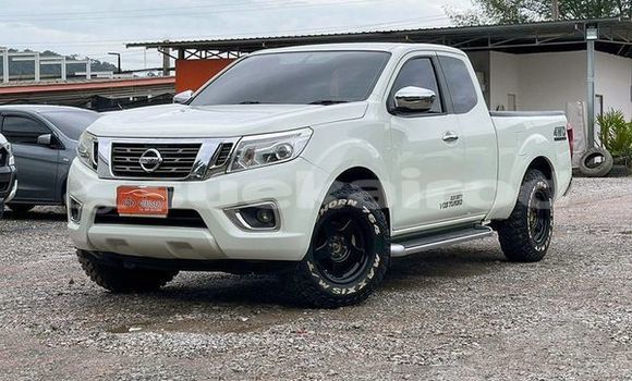 ซื้อ รถมือสอง Nissan Navara ขาว รถยนต์ ใน %{เมือง} ใน สุราษฎร์ธานี