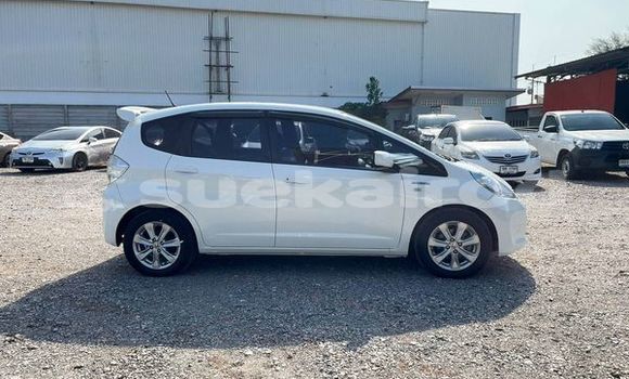 ซื้อ รถมือสอง Honda Jazz ขาว รถยนต์ ใน %{เมือง} ใน สุราษฎร์ธานี ซื้อ รถมือสอง Honda Jazz ขาว รถยนต์ ใน %{เมือง} ใน สุราษฎร์ธานี