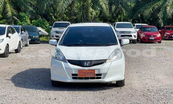 ซื้อ รถมือสอง Honda Jazz ขาว รถยนต์ ใน %{เมือง} ใน สุราษฎร์ธานี ซื้อ รถมือสอง Honda Jazz ขาว รถยนต์ ใน %{เมือง} ใน สุราษฎร์ธานี