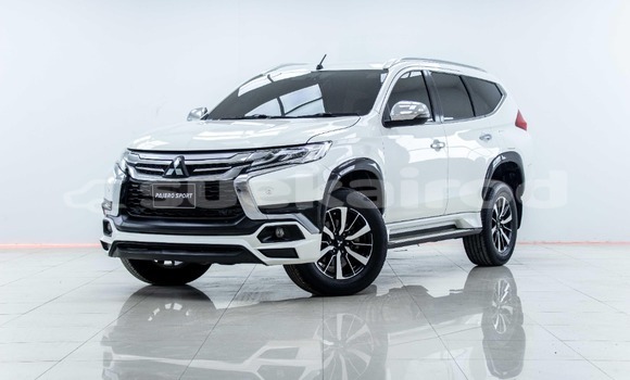 ซื้อ รถมือสอง Mitsubishi Pajero Sport ขาว รถยนต์ ใน %{เมือง} ใน กรุงเทพมหานคร ซื้อ รถมือสอง Mitsubishi Pajero Sport ขาว รถยนต์ ใน %{เมือง} ใน กรุงเทพมหานคร