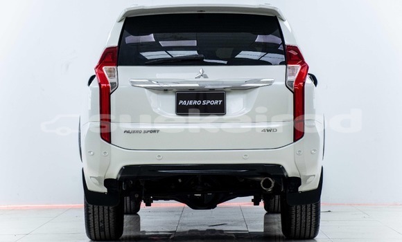 ซื้อ รถมือสอง Mitsubishi Pajero Sport ขาว รถยนต์ ใน %{เมือง} ใน กรุงเทพมหานคร ซื้อ รถมือสอง Mitsubishi Pajero Sport ขาว รถยนต์ ใน %{เมือง} ใน กรุงเทพมหานคร