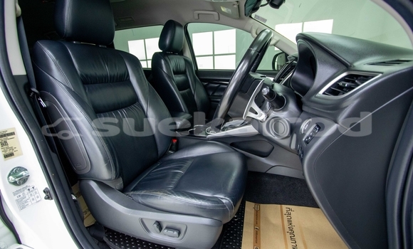 ซื้อ รถมือสอง Mitsubishi Pajero Sport ขาว รถยนต์ ใน %{เมือง} ใน กรุงเทพมหานคร ซื้อ รถมือสอง Mitsubishi Pajero Sport ขาว รถยนต์ ใน %{เมือง} ใน กรุงเทพมหานคร
