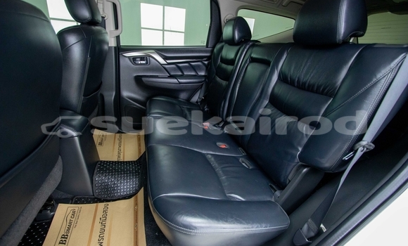 ซื้อ รถมือสอง Mitsubishi Pajero Sport ขาว รถยนต์ ใน %{เมือง} ใน กรุงเทพมหานคร ซื้อ รถมือสอง Mitsubishi Pajero Sport ขาว รถยนต์ ใน %{เมือง} ใน กรุงเทพมหานคร