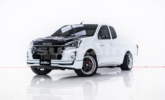ซื้อ รถมือสอง Isuzu D–MAX ขาว รถยนต์ ใน %{เมือง} ใน กรุงเทพมหานคร