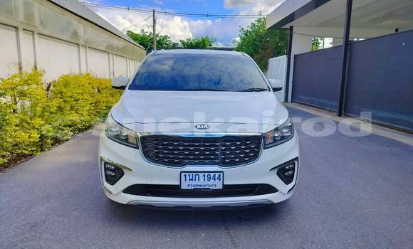 Buy Used Kia Carnival White Car in Bangkok in Bangkok Buy Used Kia Carnival White Car in Bangkok in Bangkok