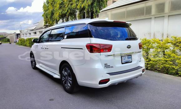 Buy Used Kia Carnival White Car in Bangkok in Bangkok Buy Used Kia Carnival White Car in Bangkok in Bangkok