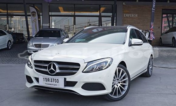 Buy Used Mercedes-Benz C-Classe White Car in Bangkok in Bangkok