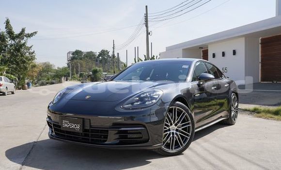 ซื้อ รถมือสอง Porsche Panamera สีดำ รถยนต์ ใน %{เมือง} ใน กรุงเทพมหานคร