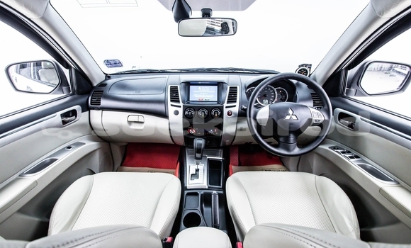 ซื้อ รถมือสอง Mitsubishi Pajero ขาว รถยนต์ ใน %{เมือง} ใน กรุงเทพมหานคร ซื้อ รถมือสอง Mitsubishi Pajero ขาว รถยนต์ ใน %{เมือง} ใน กรุงเทพมหานคร