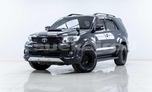 ซื้อ รถมือสอง Toyota Fortuner สีดำ รถยนต์ ใน %{เมือง} ใน กรุงเทพมหานคร