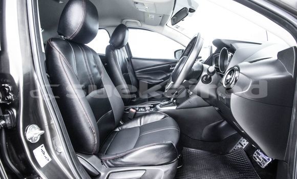 ซื้อ รถมือสอง Mazda 2 สีน้ำตาล รถยนต์ ใน %{เมือง} ใน กรุงเทพมหานคร ซื้อ รถมือสอง Mazda 2 สีน้ำตาล รถยนต์ ใน %{เมือง} ใน กรุงเทพมหานคร