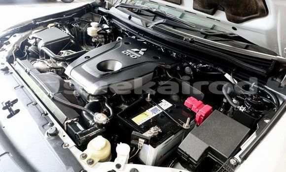 ซื้อ รถมือสอง Mitsubishi Pajero ขาว รถยนต์ ใน %{เมือง} ใน กรุงเทพมหานคร ซื้อ รถมือสอง Mitsubishi Pajero ขาว รถยนต์ ใน %{เมือง} ใน กรุงเทพมหานคร