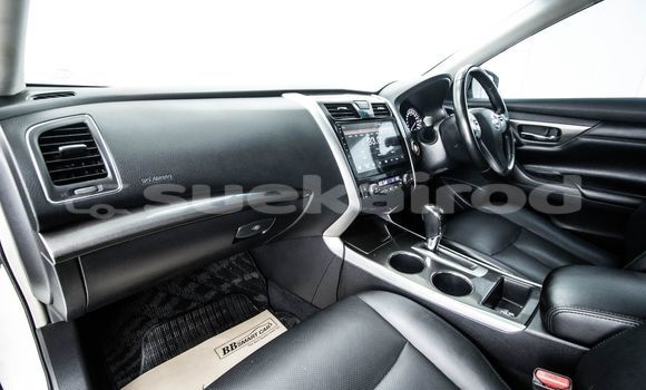 Buy Used Nissan Teana White Car in Bangkok in Bangkok Buy Used Nissan Teana White Car in Bangkok in Bangkok