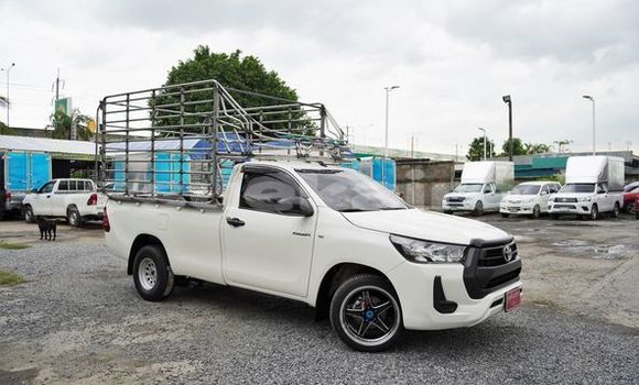 ซื้อ รถมือสอง Toyota Hiluxe Revo ขาว รถยนต์ ใน %{เมือง} ใน กรุงเทพมหานคร