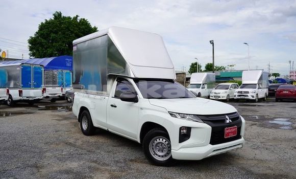 Buy Used Mitsubishi Triton White Car in Bangkok in Bangkok