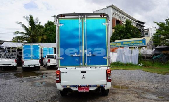 ซื้อ รถมือสอง Mitsubishi Triton ขาว รถยนต์ ใน %{เมือง} ใน กรุงเทพมหานคร ซื้อ รถมือสอง Mitsubishi Triton ขาว รถยนต์ ใน %{เมือง} ใน กรุงเทพมหานคร