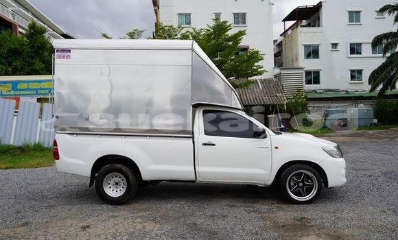 ซื้อ รถมือสอง Toyota Hiluxe VIGO ขาว รถยนต์ ใน %{เมือง} ใน กรุงเทพมหานคร ซื้อ รถมือสอง Toyota Hiluxe VIGO ขาว รถยนต์ ใน %{เมือง} ใน กรุงเทพมหานคร