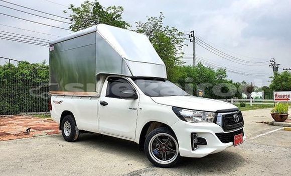 Buy Used Toyota Hiluxe Revo White Car in Bangkok in Bangkok