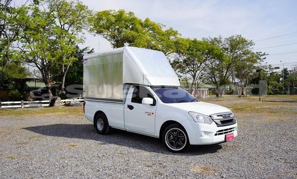 ซื้อ รถมือสอง Isuzu D-Max ขาว รถยนต์ ใน %{เมือง} ใน กรุงเทพมหานคร