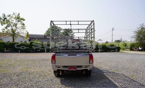 ซื้อ รถมือสอง Toyota Hiluxe Revo เงิน รถยนต์ ใน %{เมือง} ใน กรุงเทพมหานคร ซื้อ รถมือสอง Toyota Hiluxe Revo เงิน รถยนต์ ใน %{เมือง} ใน กรุงเทพมหานคร