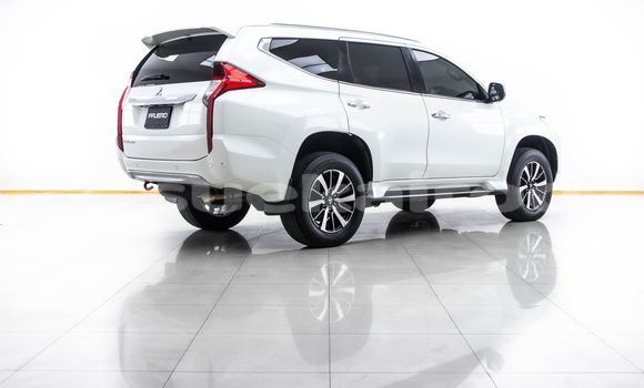 ซื้อ รถมือสอง Mitsubishi Pajero ขาว รถยนต์ ใน %{เมือง} ใน กรุงเทพมหานคร ซื้อ รถมือสอง Mitsubishi Pajero ขาว รถยนต์ ใน %{เมือง} ใน กรุงเทพมหานคร