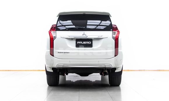 ซื้อ รถมือสอง Mitsubishi Pajero ขาว รถยนต์ ใน %{เมือง} ใน กรุงเทพมหานคร ซื้อ รถมือสอง Mitsubishi Pajero ขาว รถยนต์ ใน %{เมือง} ใน กรุงเทพมหานคร