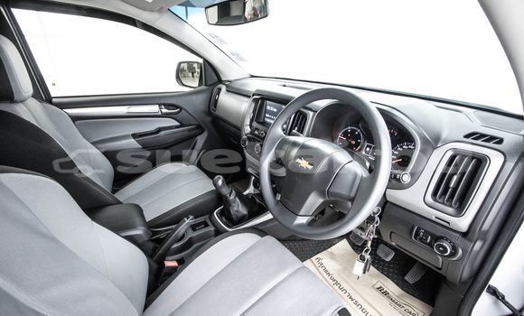 Buy Used Chevrolet Colorado White Car in Bangkok in Bangkok Buy Used Chevrolet Colorado White Car in Bangkok in Bangkok