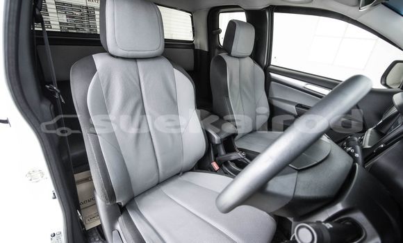 Buy Used Chevrolet Colorado White Car in Bangkok in Bangkok Buy Used Chevrolet Colorado White Car in Bangkok in Bangkok
