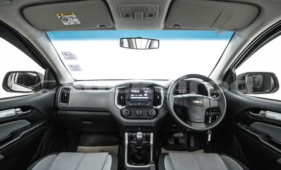 Buy Used Chevrolet Colorado White Car in Bangkok in Bangkok Buy Used Chevrolet Colorado White Car in Bangkok in Bangkok