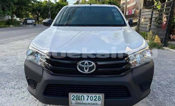 ซื้อ รถมือสอง Toyota Hiluxe Revo ขาว รถยนต์ ใน %{เมือง} ใน กรุงเทพมหานคร
