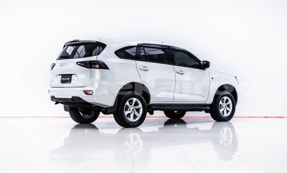 Buy Used Isuzu MU-X White Car in Bangkok in Bangkok Buy Used Isuzu MU-X White Car in Bangkok in Bangkok