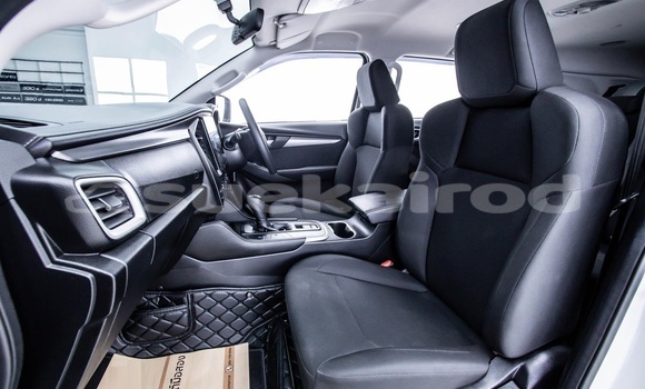 Buy Used Isuzu MU-X White Car in Bangkok in Bangkok Buy Used Isuzu MU-X White Car in Bangkok in Bangkok