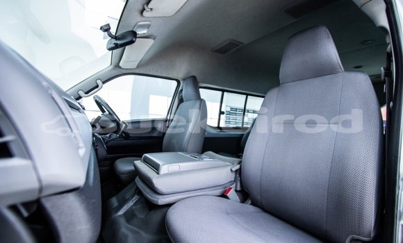 Buy Used Toyota Commuter Silver Car in Bangkok in Bangkok Buy Used Toyota Commuter Silver Car in Bangkok in Bangkok