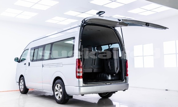 Buy Used Toyota Commuter Silver Car in Bangkok in Bangkok Buy Used Toyota Commuter Silver Car in Bangkok in Bangkok