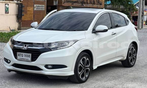 Buy Used Honda HR-V White Car in Bangkok in Bangkok Buy Used Honda HR-V White Car in Bangkok in Bangkok