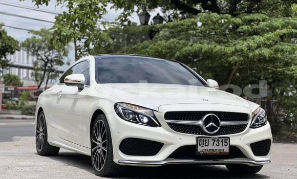 ซื้อ รถมือสอง Mercedes-Benz C-Classe ขาว รถยนต์ ใน %{เมือง} ใน กรุงเทพมหานคร