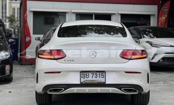 ซื้อ รถมือสอง Mercedes-Benz C-Classe ขาว รถยนต์ ใน %{เมือง} ใน กรุงเทพมหานคร ซื้อ รถมือสอง Mercedes-Benz C-Classe ขาว รถยนต์ ใน %{เมือง} ใน กรุงเทพมหานคร