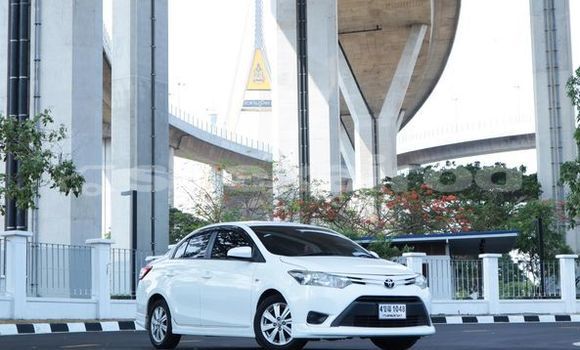 ซื้อ รถมือสอง Toyota Soluna Vios ขาว รถยนต์ ใน %{เมือง} ใน กรุงเทพมหานคร