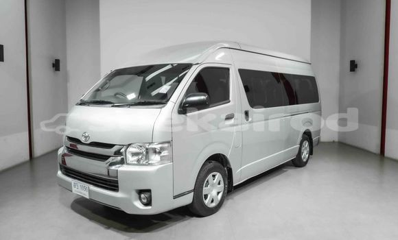 Buy Used Toyota Commuter White Car in Bangkok in Bangkok Buy Used Toyota Commuter White Car in Bangkok in Bangkok