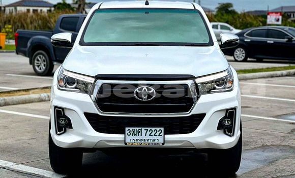 Buy Used Toyota Hilux White Car in Bangkok in Bangkok