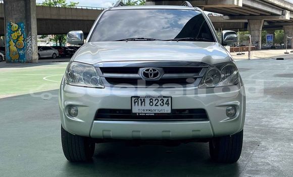 ซื้อ รถมือสอง Toyota Fortuner อื่น ๆ รถยนต์ ใน %{เมือง} ใน กรุงเทพมหานคร