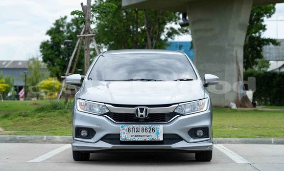 ซื้อ รถมือสอง Honda City อื่น ๆ รถยนต์ ใน %{เมือง} ใน กรุงเทพมหานคร