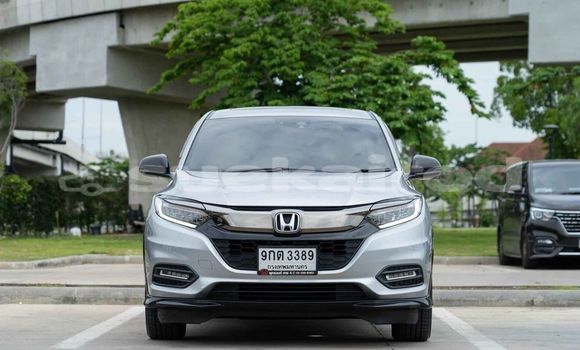 Buy Used Honda HR-V White Car in Bangkok in Bangkok